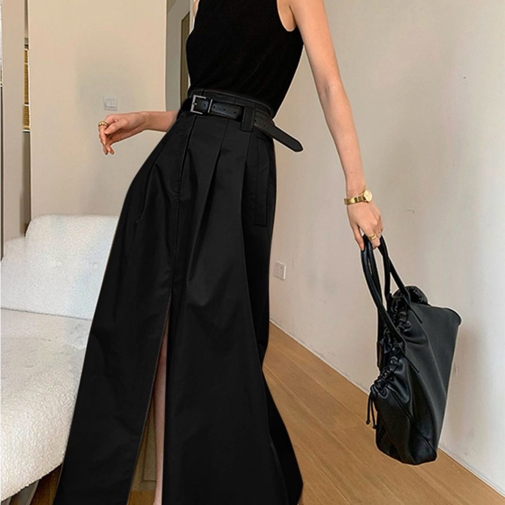 Elegant Black High-Waisted Women's skirt